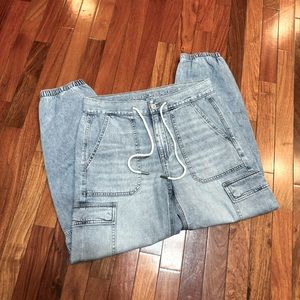 American Eagle Jogger Jeans